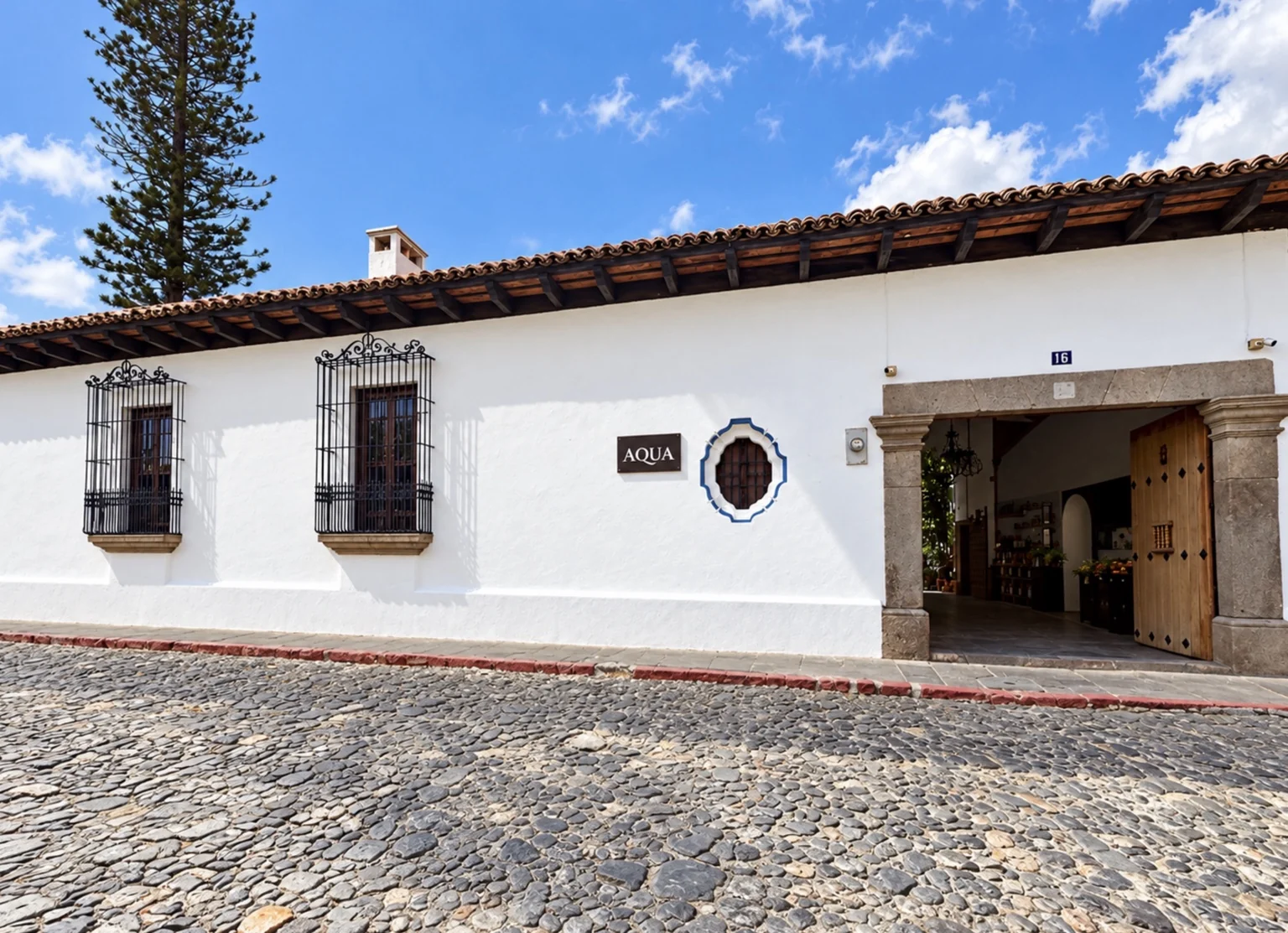 AQUA Antigua entrance at 4a Avenida Norte 16